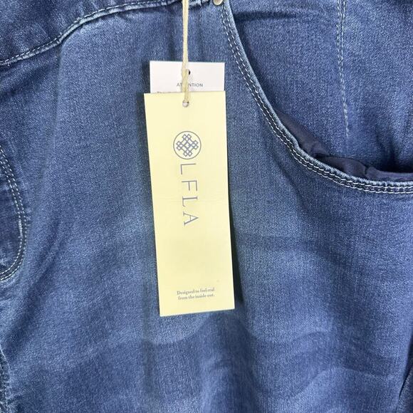 Lurie Felt | Women Curve Ankle Skinny Jeans - Picture 3 of 7